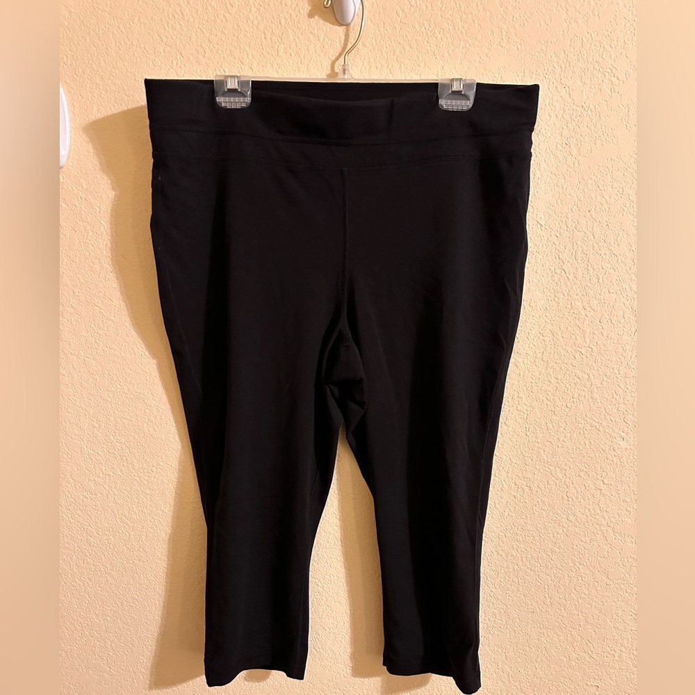 ID Ideology Women’s Cropped Leggings